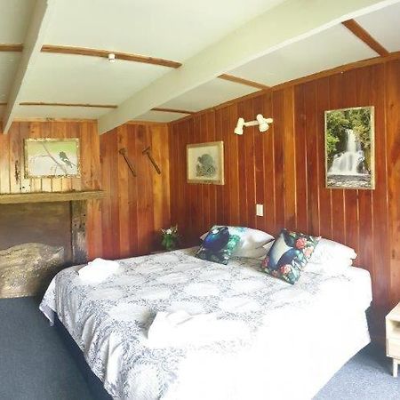 Blackfern Lodge Waimiha Экстерьер фото